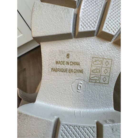 JEFFREY CAMPBELL Platform Lug Sole Chelsea Rain Boot Cream Women’s Size 6 NWT - Picture 10 of 10